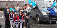 Президент Республики Башкортостан передал автомобиль «ГАЗель NEXT» многодетной семье
